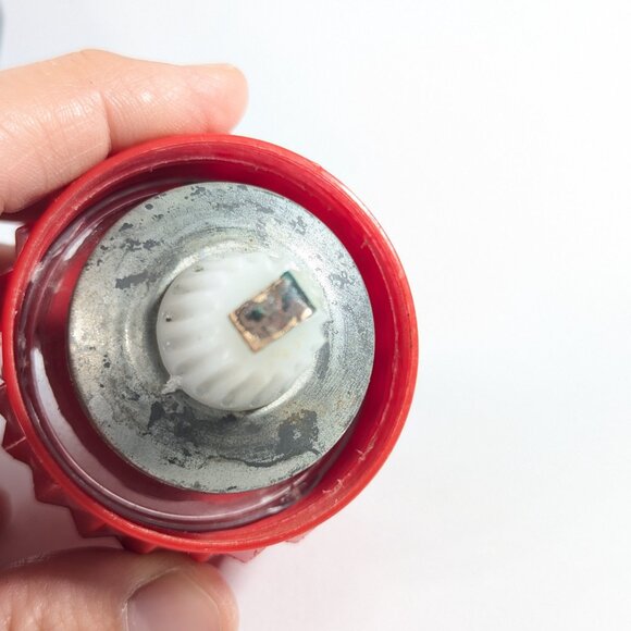 Vintage Eveready flashlight "magnet light" battery powered hand torch Hong Kong - Picture 12 of 13